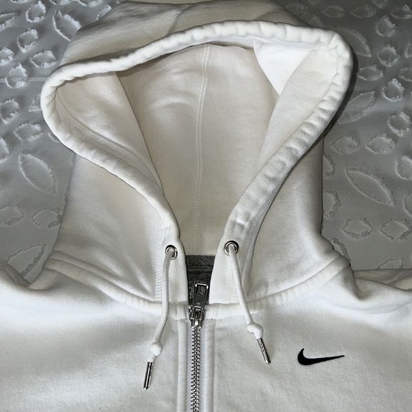 Nike White Hooded Zip Up Jacket - Picture 2 of 8